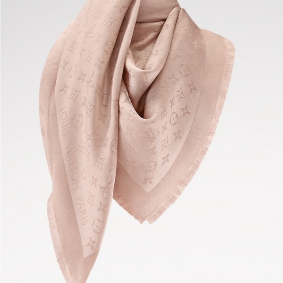 COPY - Louis Vuitton Monogram Shine Shawl - Picture 4 of 12